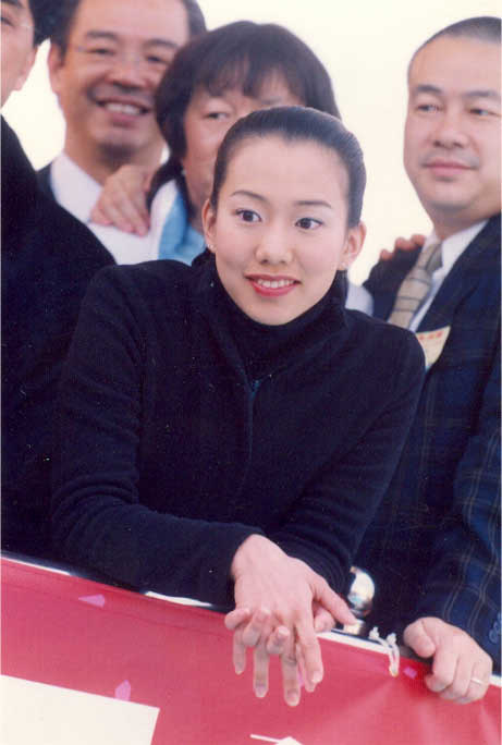 Actress annie wu Lois De